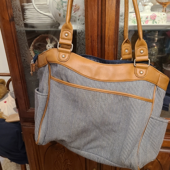 Carters diaper bag - Picture 3 of 7